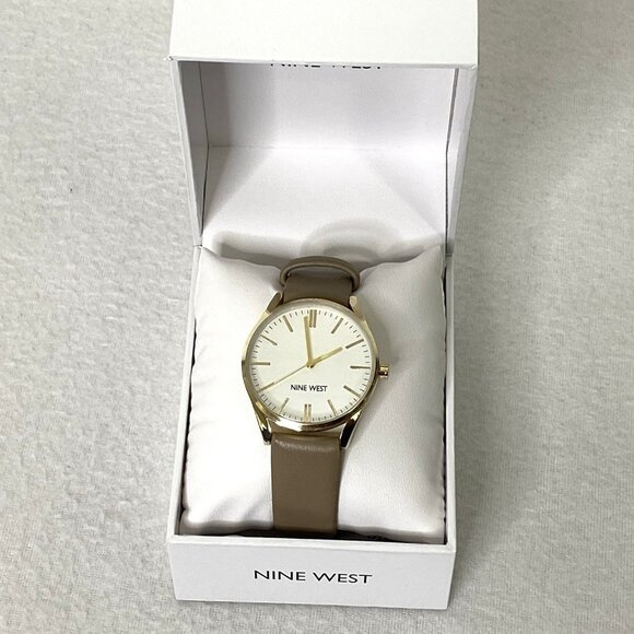 Nine West Women's Tan Gold Tone Strap Watch NEW - Picture 3 of 10